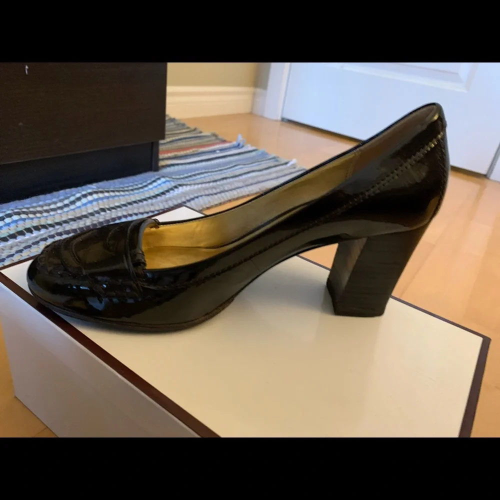 Nearly new Coach 3” heeled patent leather shoes - Picture 3 of 10